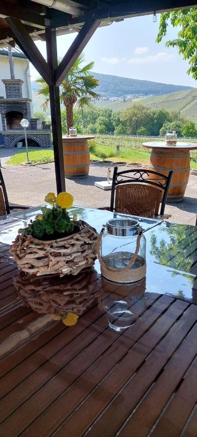 Weingut Licht-Stadtfeld Brauneberg Exterior foto